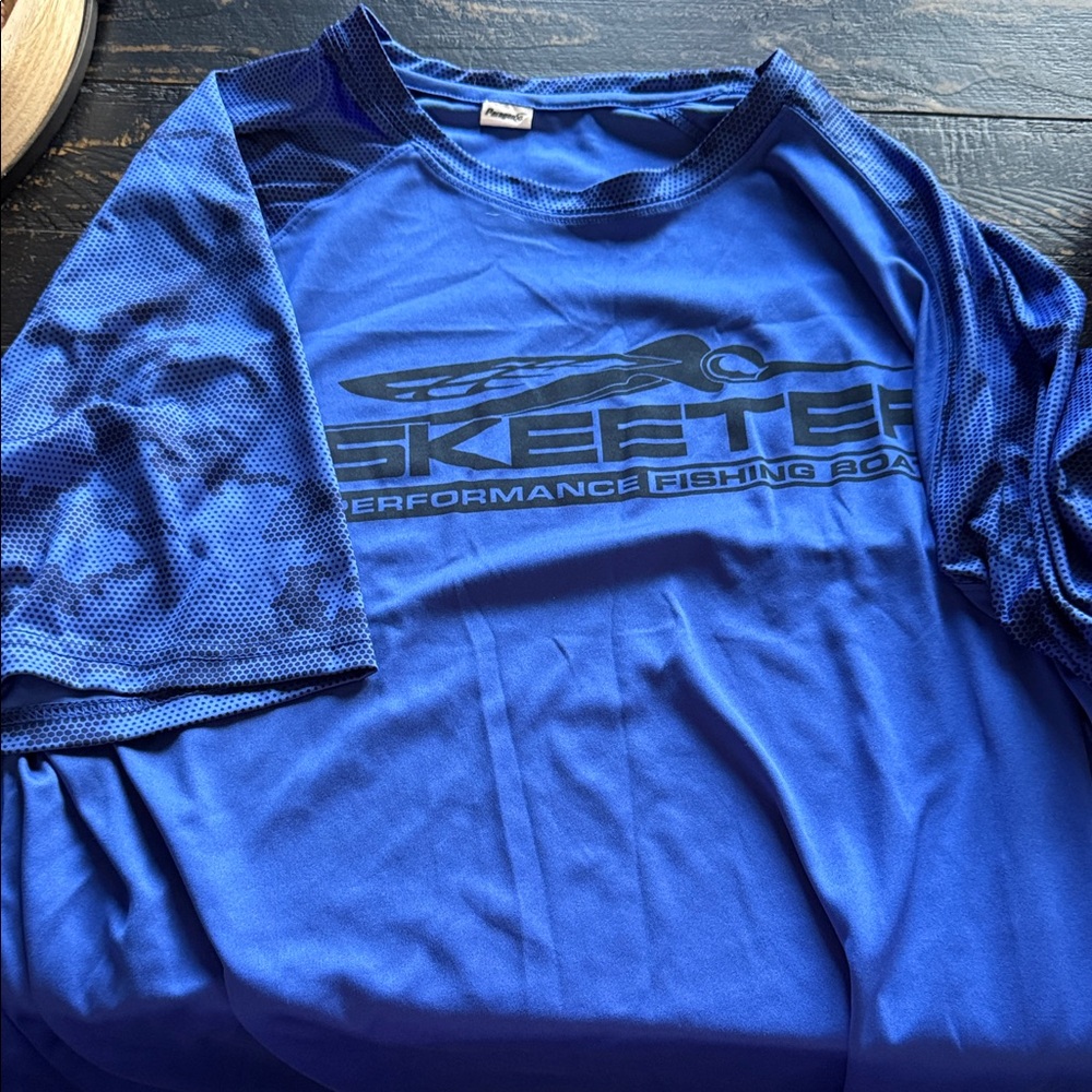 Men’s Short-Sleeve Blue Performance Tee UPF 50.  Skeeter